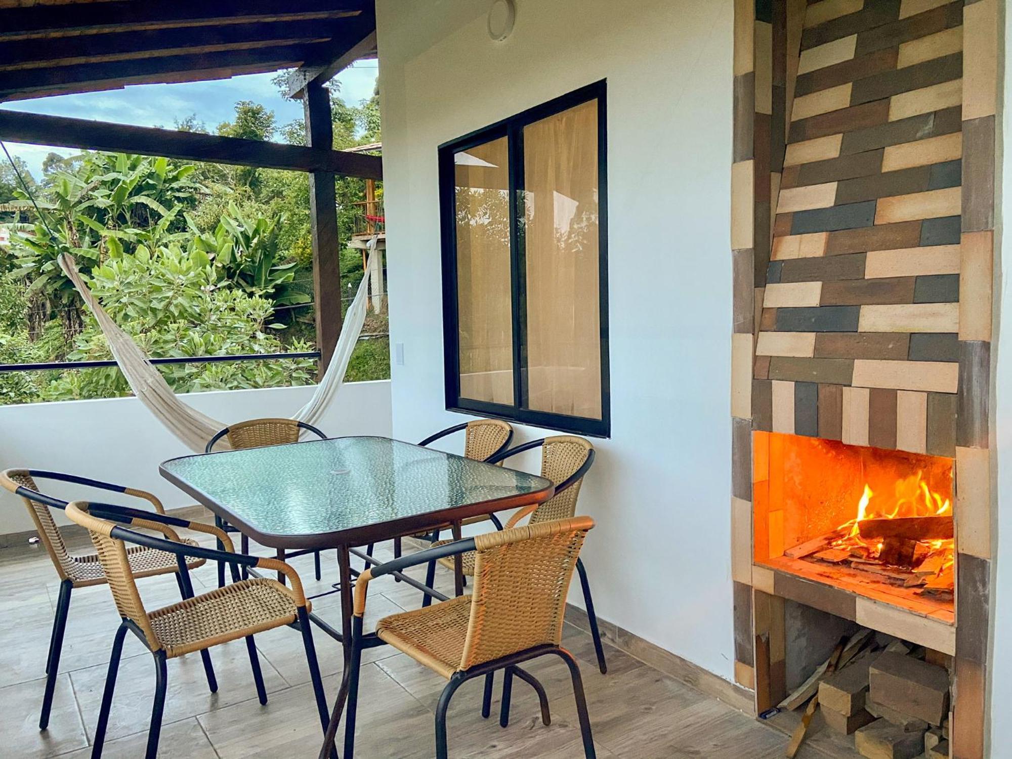 Cabanas Con Jacuzzi Y Chimenea - Casa Floral, Marinilla Exterior foto